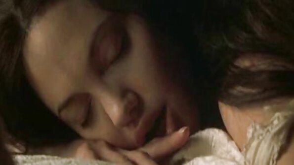 मोना वेल्स, एली इंग्लिश पिक्चर सेक्स वीडियो में नॉक्स - मेरी सौतेली माँ के कपड़े के साथ जुनून