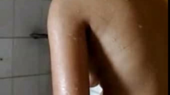 सदर्न ब्रुक इस हॉट प्रीव्यू वीडियो में अपने सुडौल और स्वादिष्ट शरीर पर साबुन अंग्रेजी सेक्स वीडियो पिक्चर के झाग को रगड़ते हुए देखें!