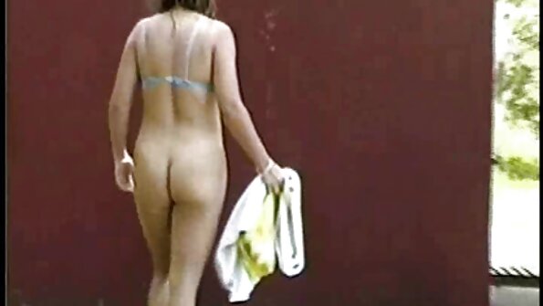 स्वीट आइरेना दिखा रहा है उसकी सेक्सी मूवी पिक्चर फुल एचडी पर्फेक्ट टिट्स